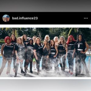 Step out of the norm and do something different with your T-shirt❤️